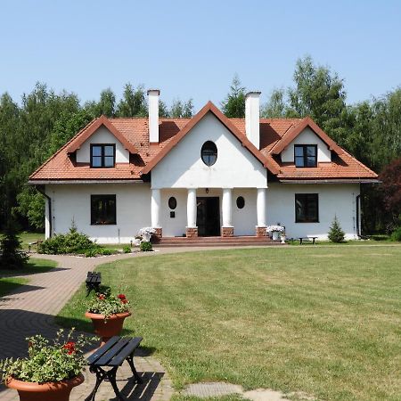 Villa Dom Nasutow à Niemce Extérieur photo