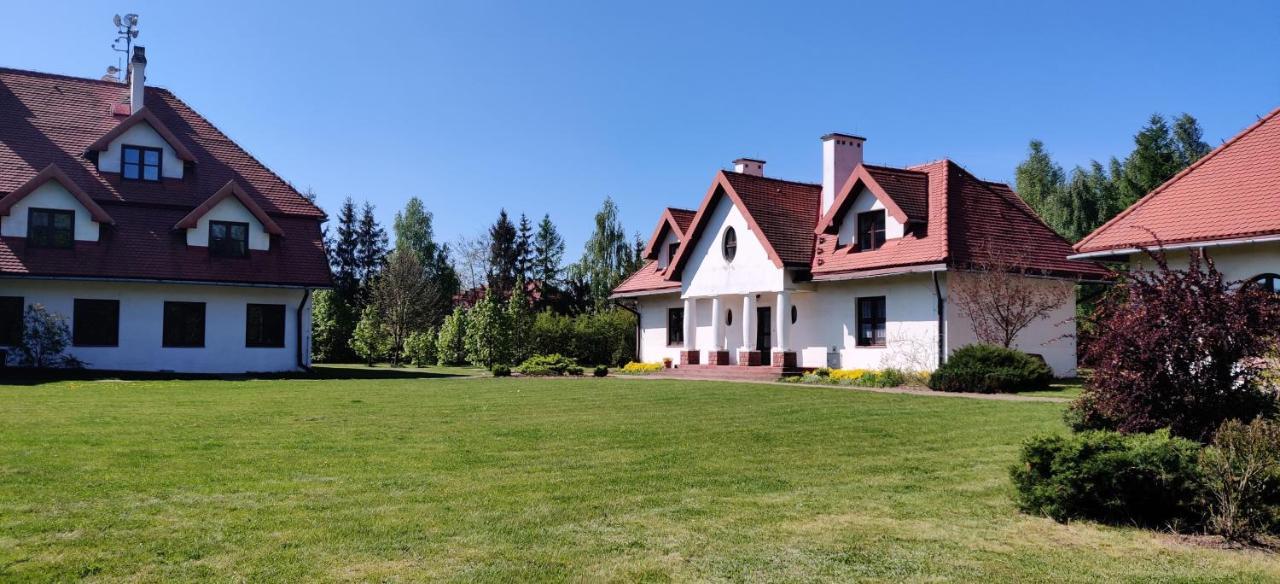Villa Dom Nasutow à Niemce Extérieur photo